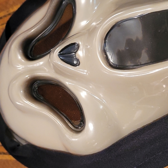 Fun World Scream Bloody Costume Mask - Picture 12 of 12